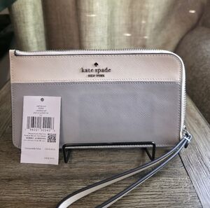 Lucy Two-Tone Wristlet in Cream and Light Gray